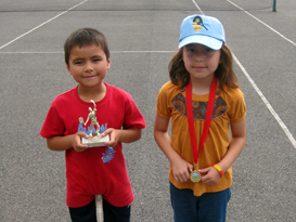 Chen Yu Wan beat Jenny in the Red Tournament - they are such good friends, no-one looks happy!